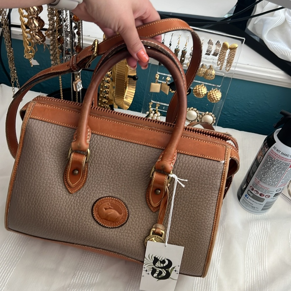 Vintage 80s Dooney &Bourke Pebbled Leather Satchel Crossbody Bag Taupe Brown Tan